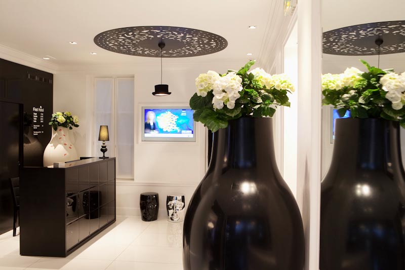 First Hôtel Paris Tour Eiffel