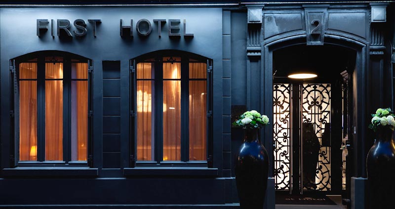 First Hôtel Paris Tour Eiffel