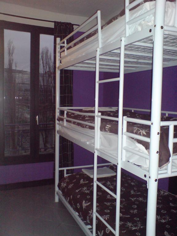 Peace & Love - Hostel