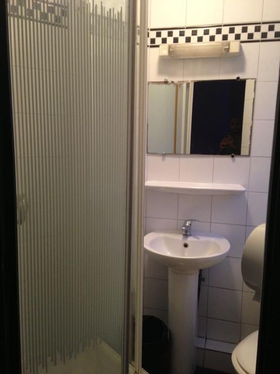 Peace & Love - Hostel