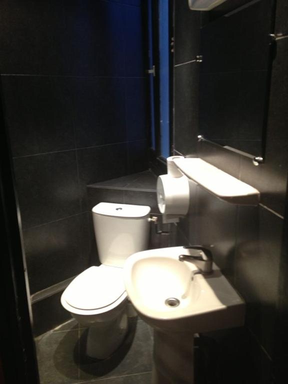 Peace & Love - Hostel