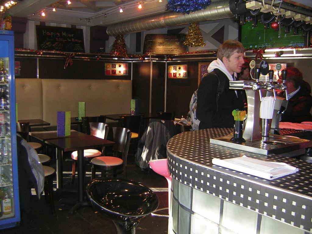 Peace & Love - Hostel