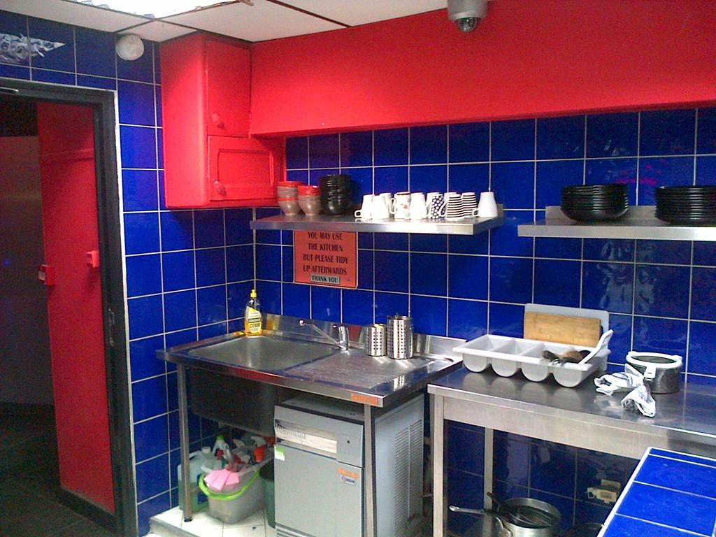 Peace & Love - Hostel