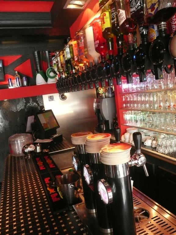 Peace & Love - Hostel