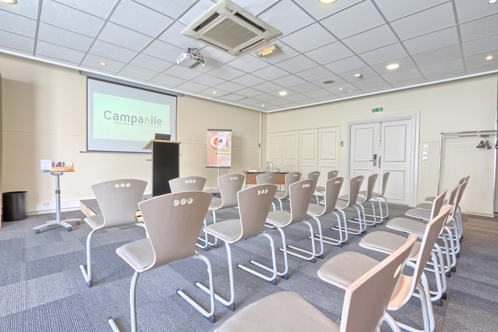 Hotel Campanile Roissy