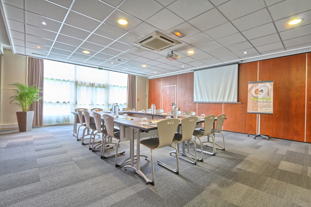 Hotel Campanile Roissy