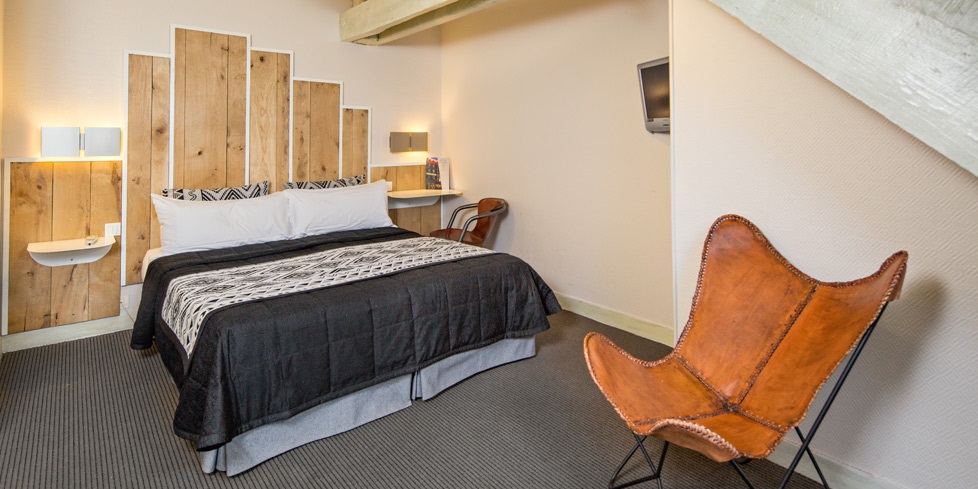 Claret Double Mansard