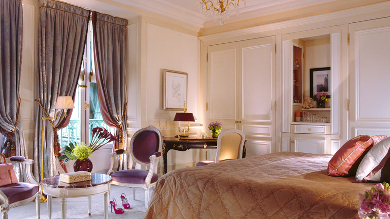 Superior Suite Bedroom 01