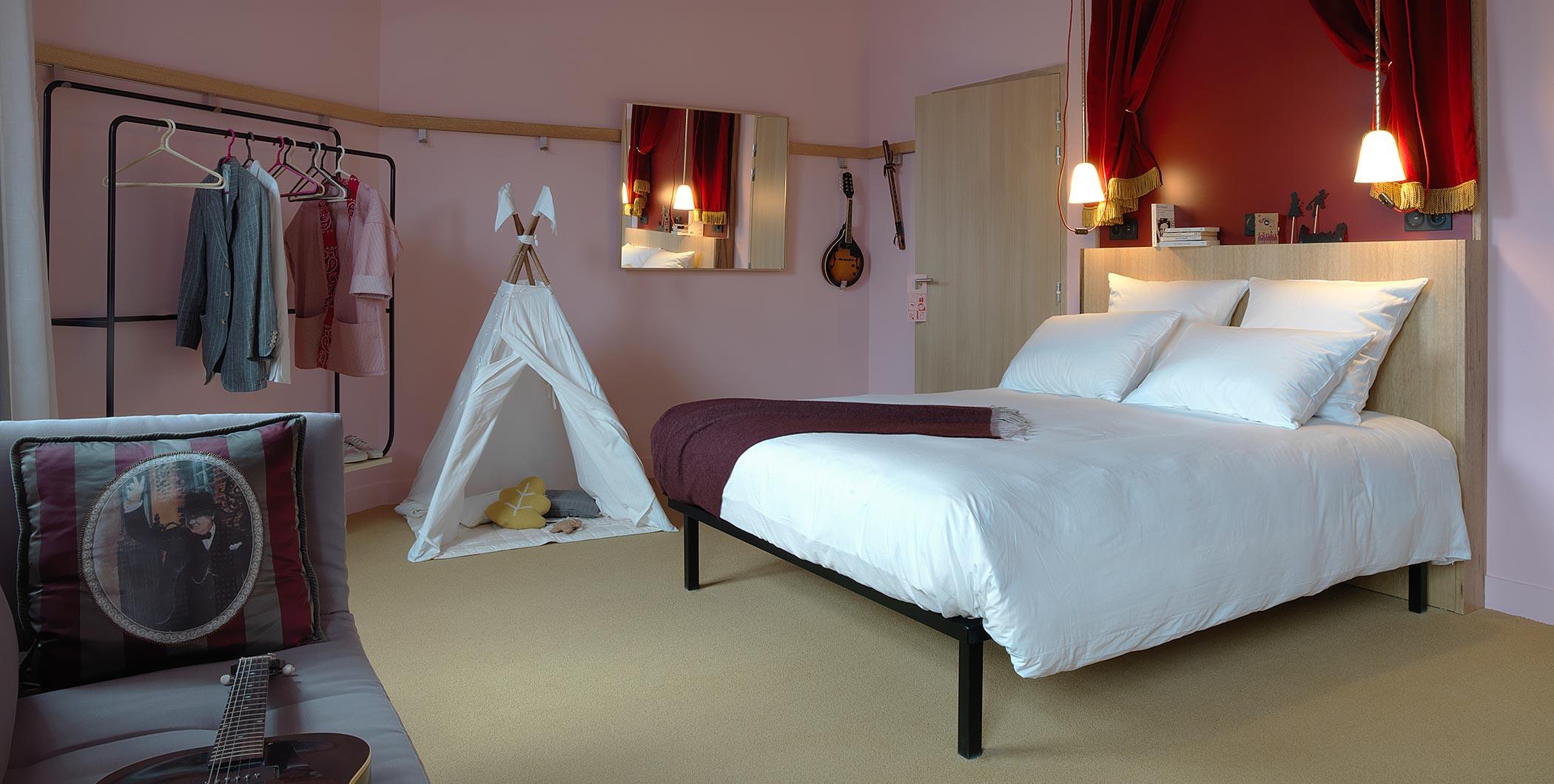 MOB HOTEL Paris Les Puces