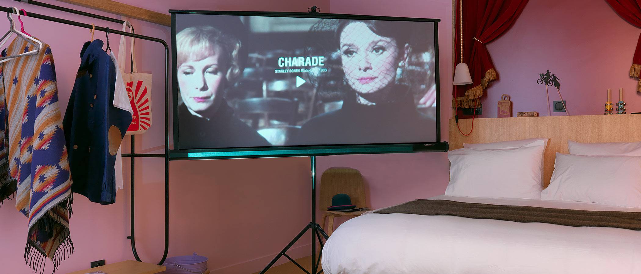 MOB HOTEL Paris Les Puces