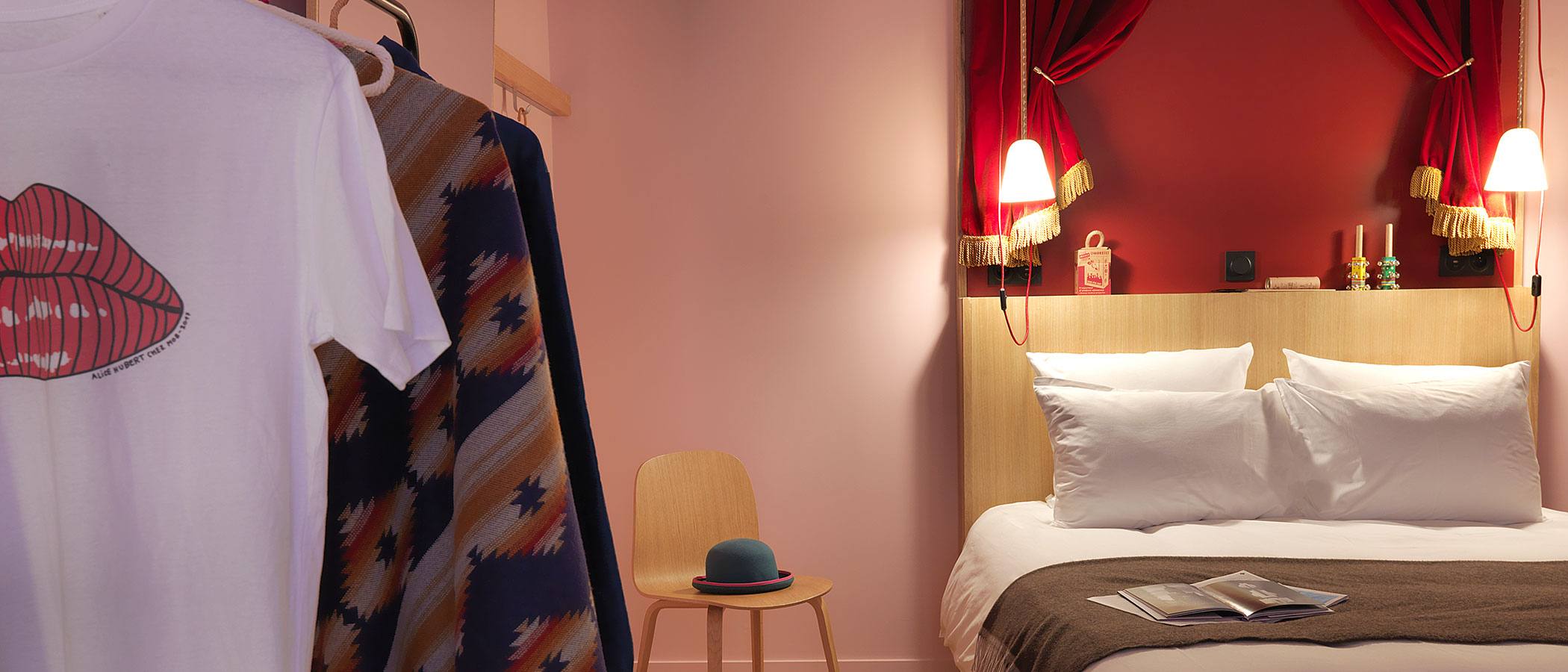 MOB HOTEL Paris Les Puces