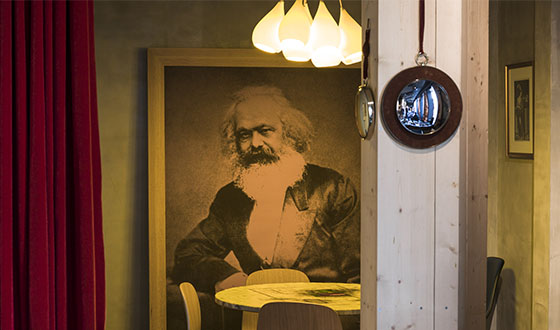 MOB HOTEL Paris Les Puces