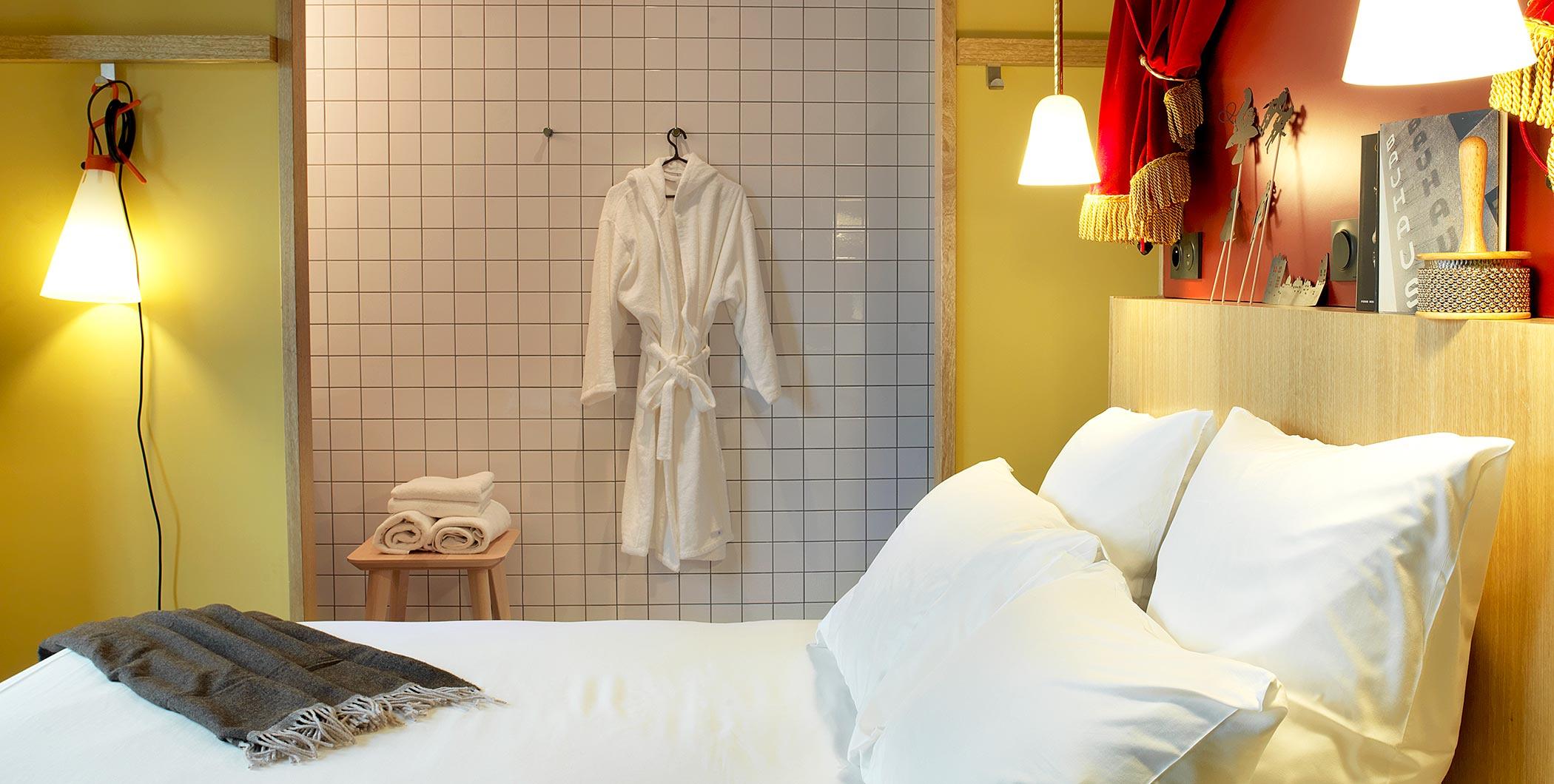 MOB HOTEL Paris Les Puces