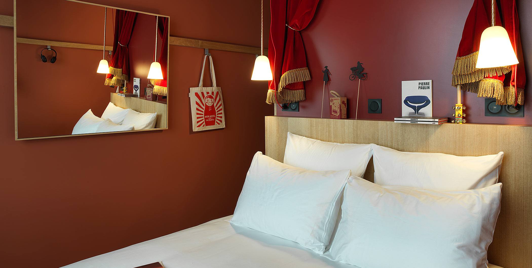 MOB HOTEL Paris Les Puces