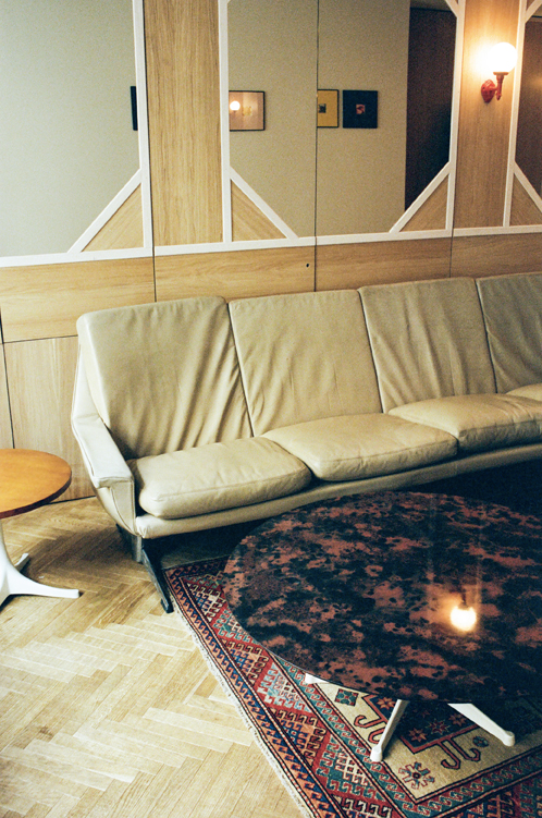 Hôtel Habituel, détail déco du bar
