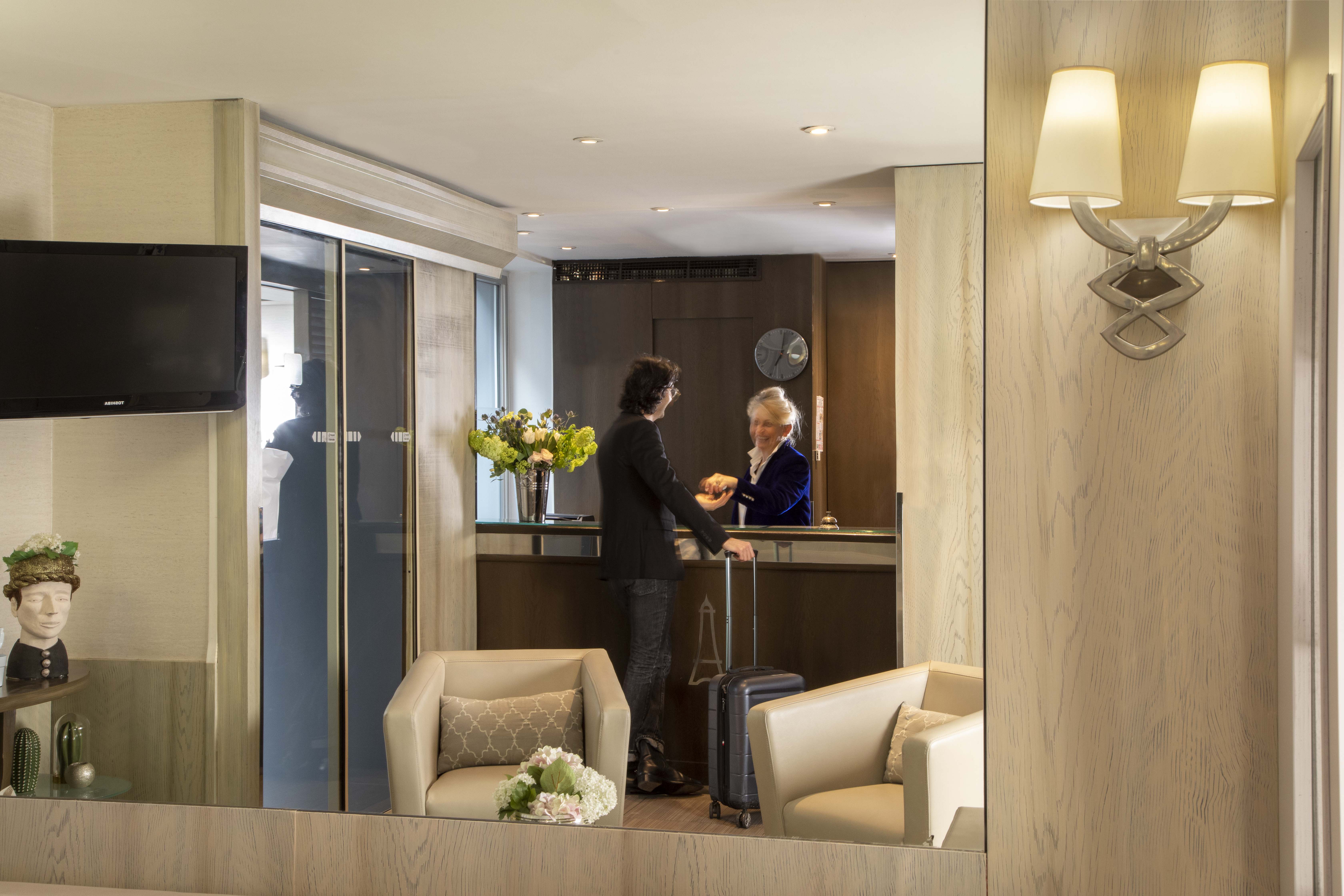 Hôtel Longchamp Elysées