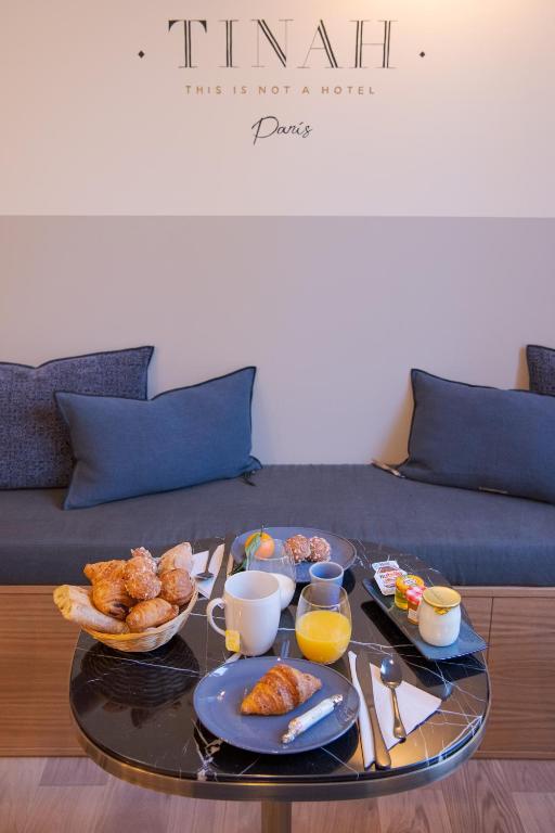 Tinah Paris, Aboukir