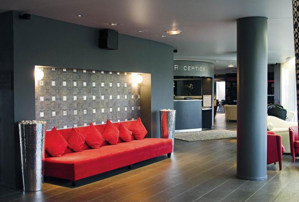 Standing Hotel Suites by Actisource