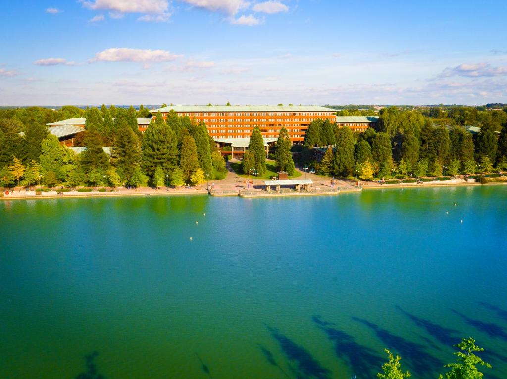 Disney's Sequoia Lodge® - Booking