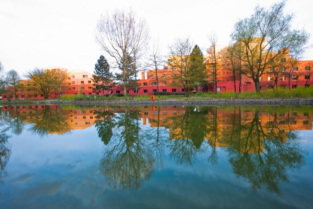 Disney's Hotel Santa Fe® - Booking