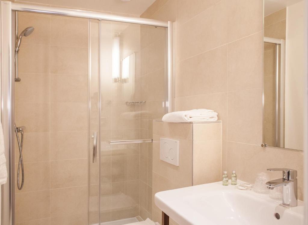 Hôtel Sixteen Paris Montrouge