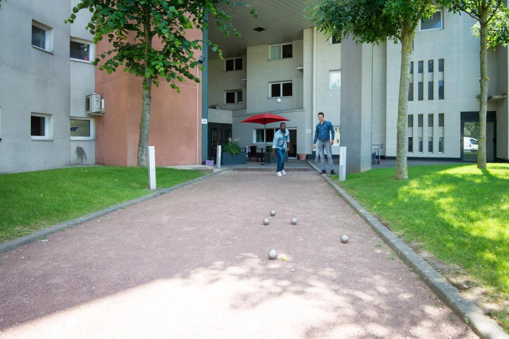 ibis Orly Chevilly Tram 7