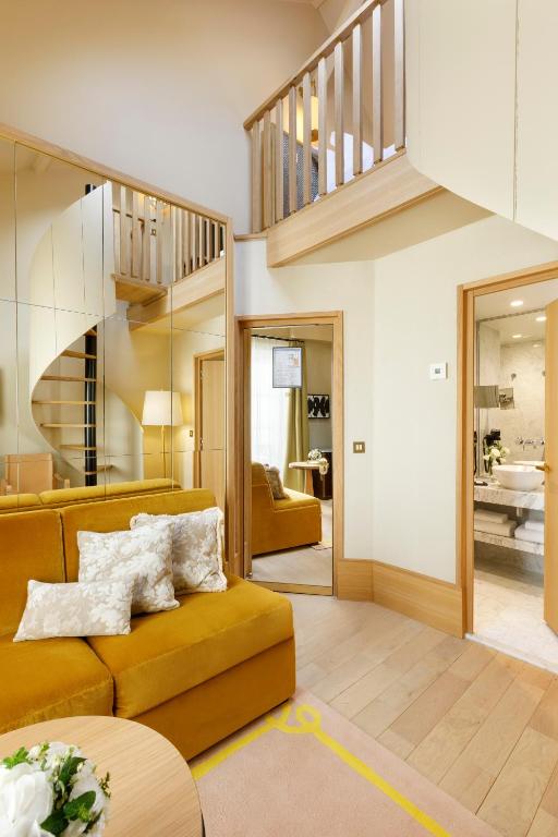 Le Belgrand Hotel Paris Champs Elysees, Tapestry Collection By Hilton