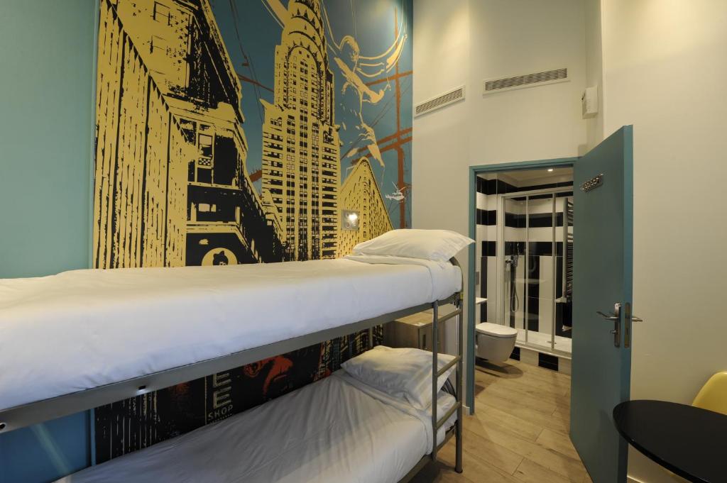 The 3 Ducks Eiffel Tower by Hiphophostels