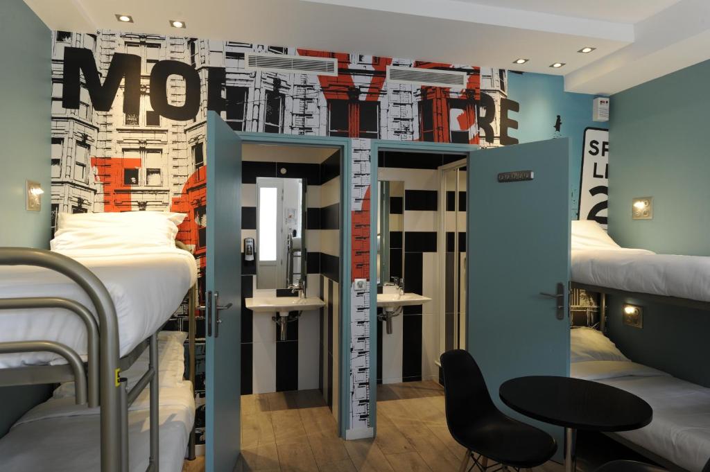 The 3 Ducks Eiffel Tower by Hiphophostels