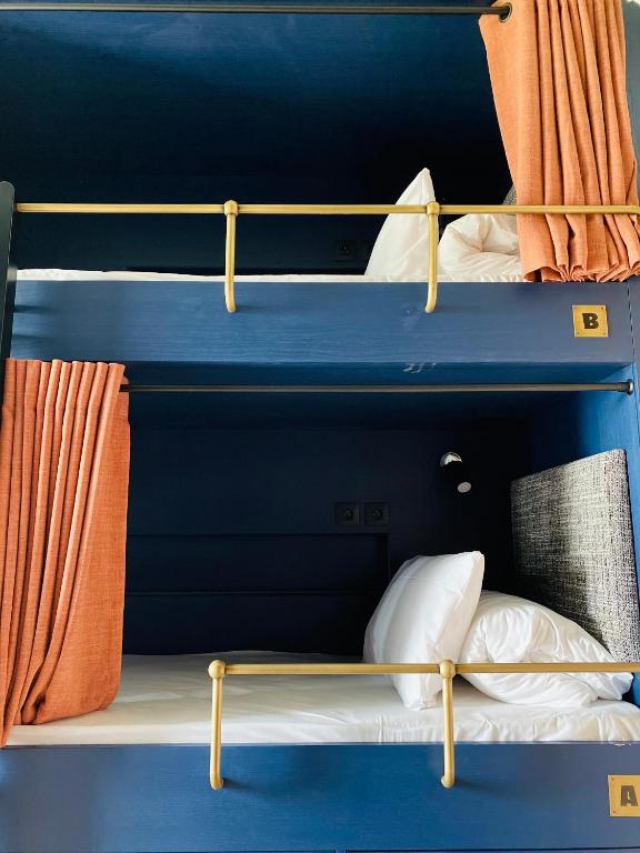 The People Paris Nation - Booking