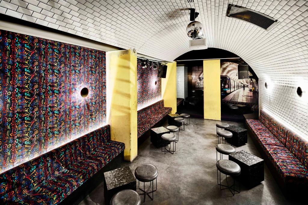 Generator Paris - Booking