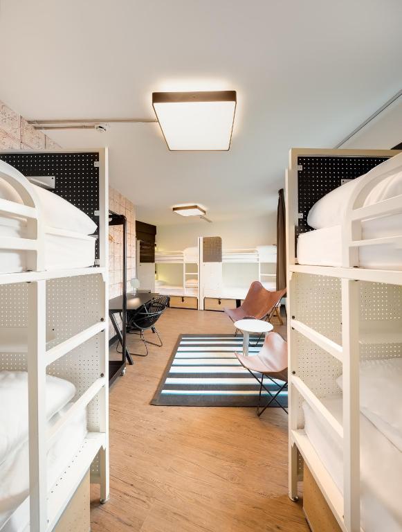 Generator Paris - Booking