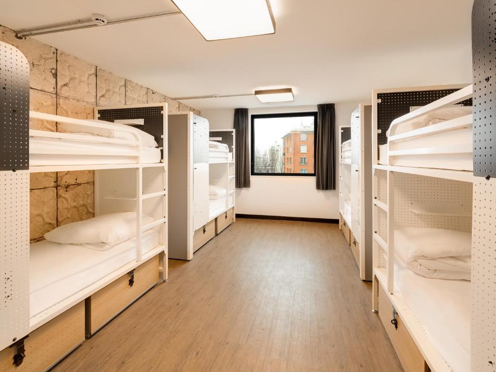 Generator Paris - Booking