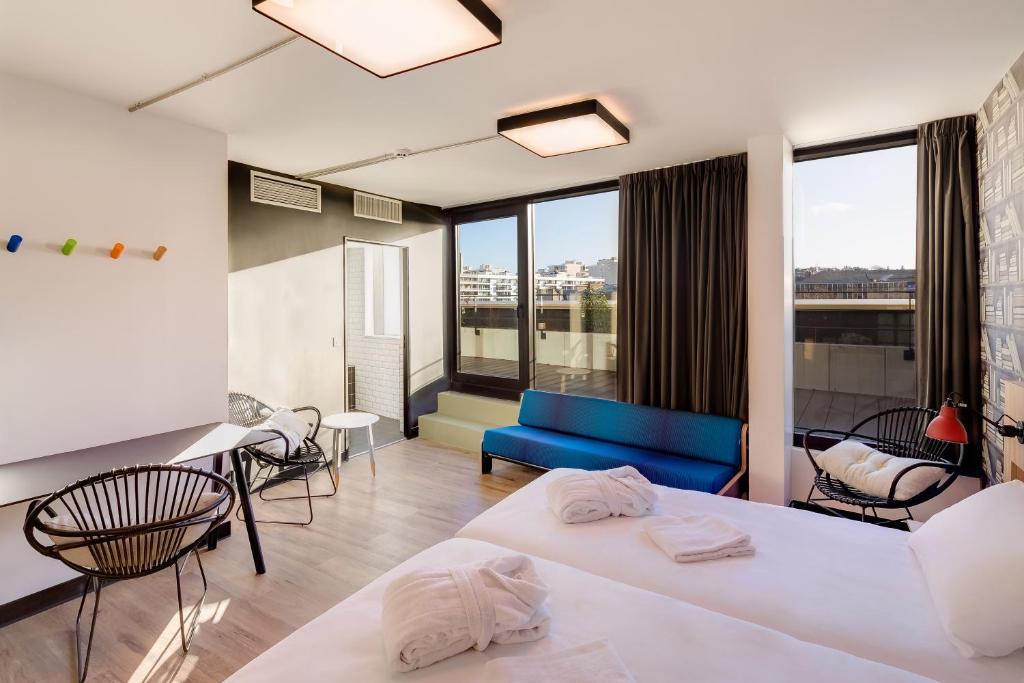 Generator Paris - Booking