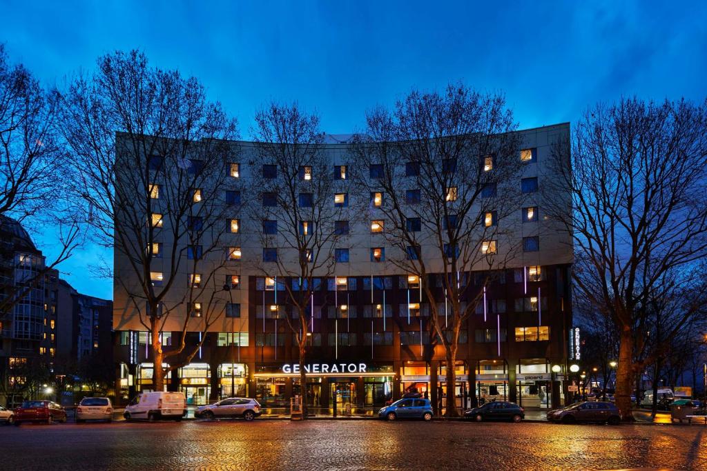 Generator Paris - Booking
