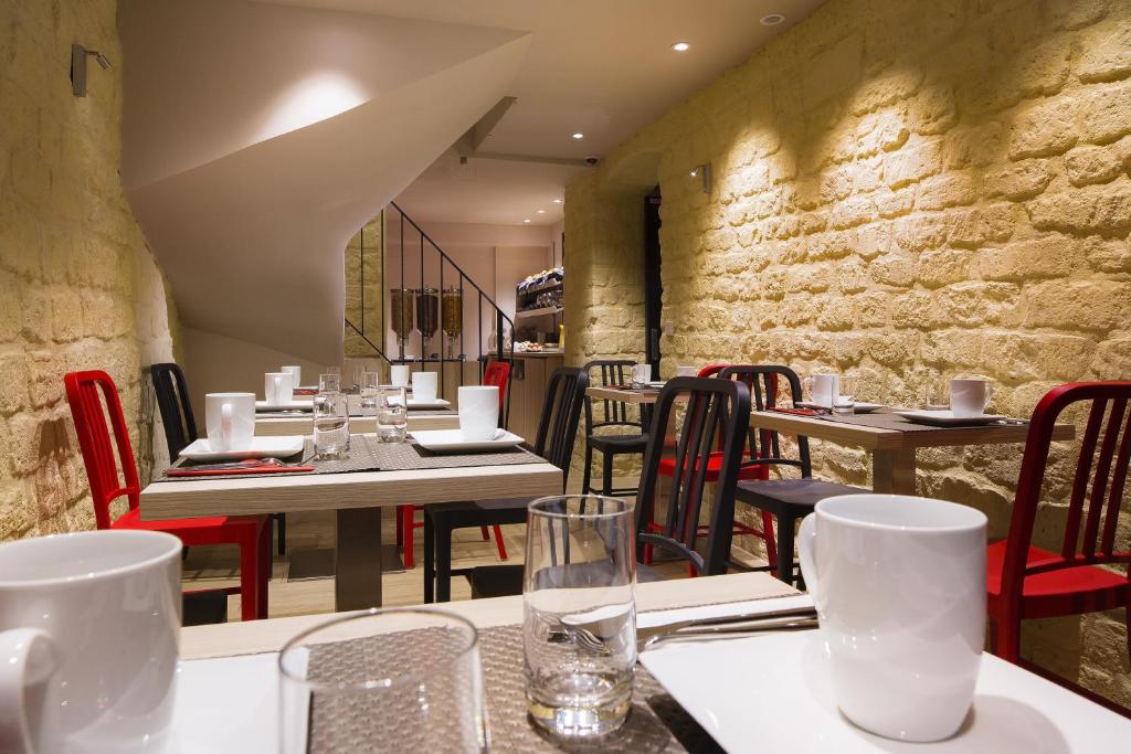 Salle Petit-déjeuner Best Western Plus Quartier Latin Panthéon - Booking