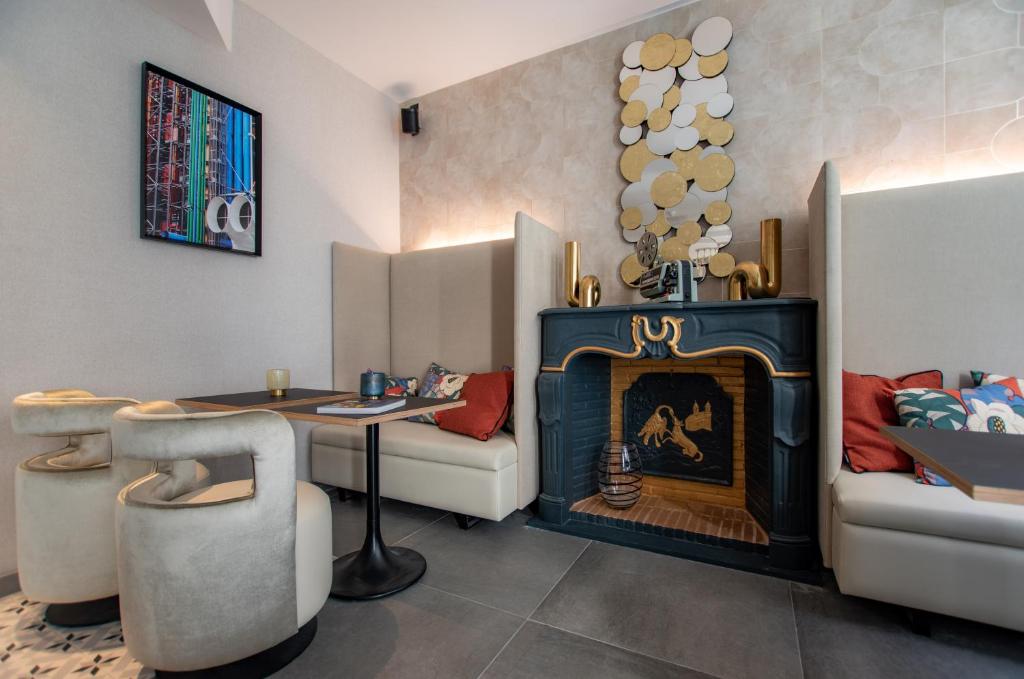 Salon Hôtel de l’Espérance - Booking