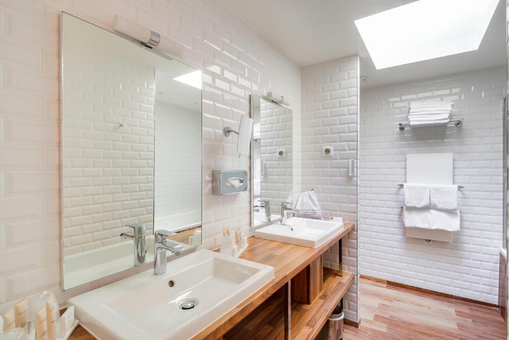 Hôtel George - Astotel - Booking