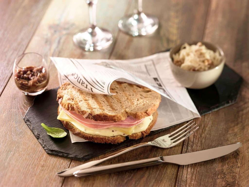 ibis Versailles Château