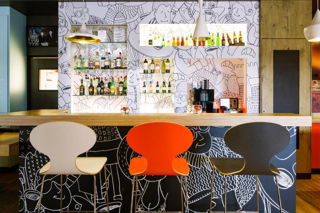 ibis Versailles Château