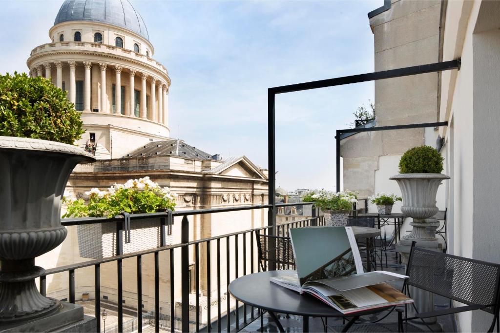 Terrasse privative Hôtel des Grands Hommes - Booking