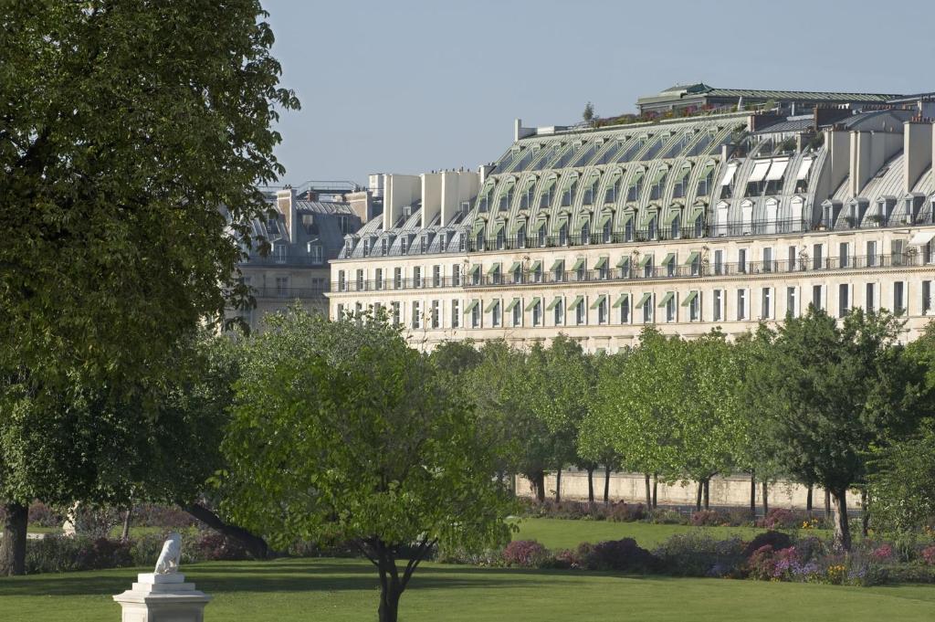 Meurice face aux Tuileries - Booking