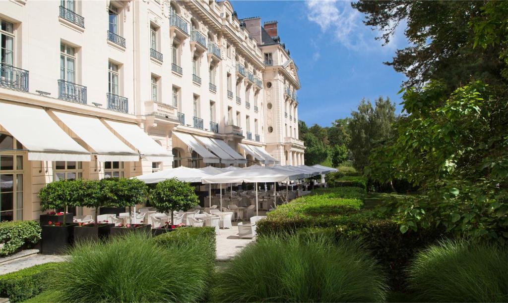 Jardin et terrasse Waldorf Astoria Versailles - Booking