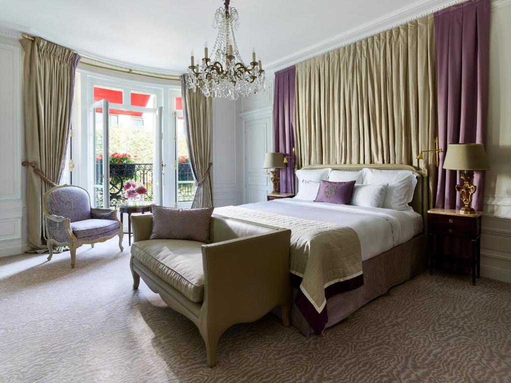 Chambre Hôtel Plaza Athénée - Dorchester Collection - Booking