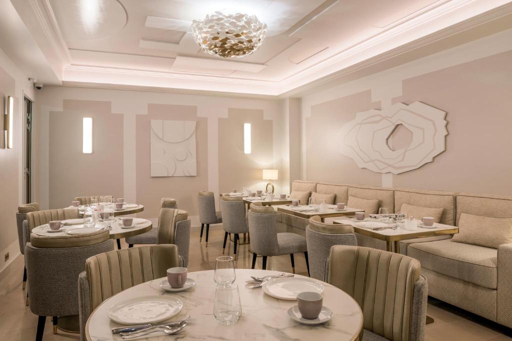Hotel Camille Paris Gare de Lyon, Tapestry Collection by Hilton