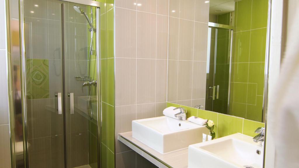 Glasgow Monceau by Patrick Hayat