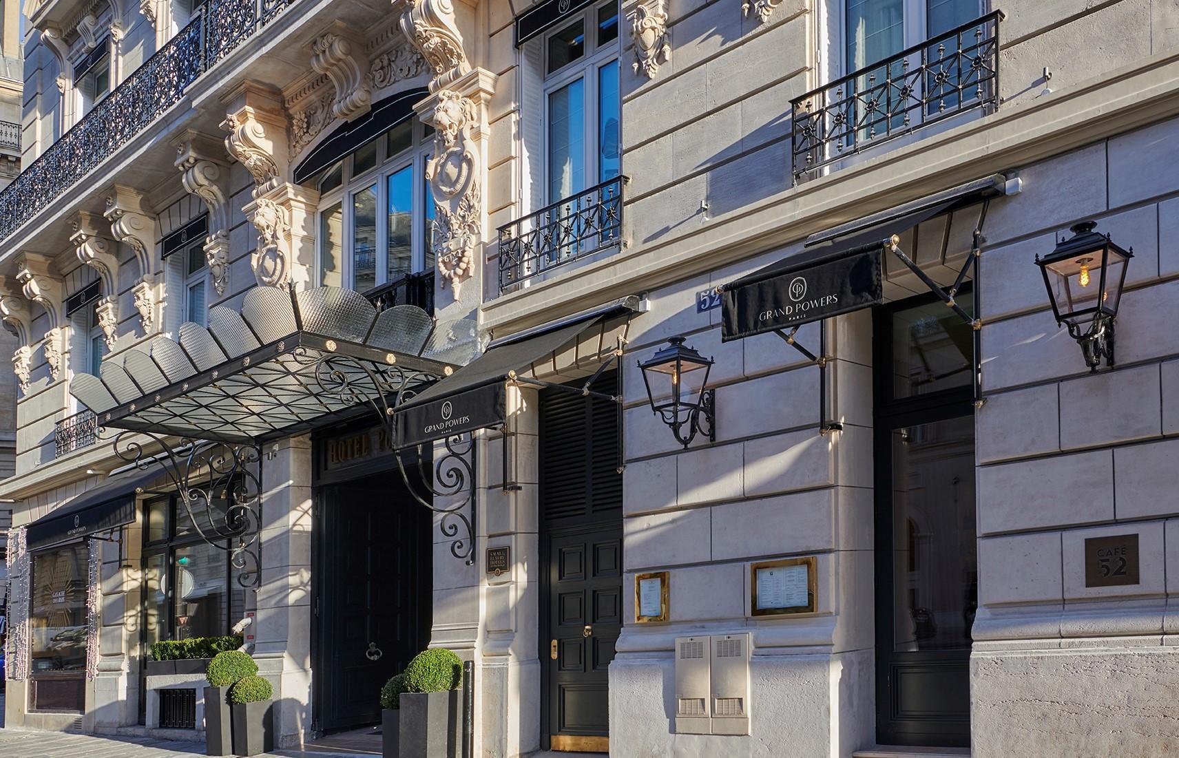 Grand Powers - façade et entrée - Grand Powers