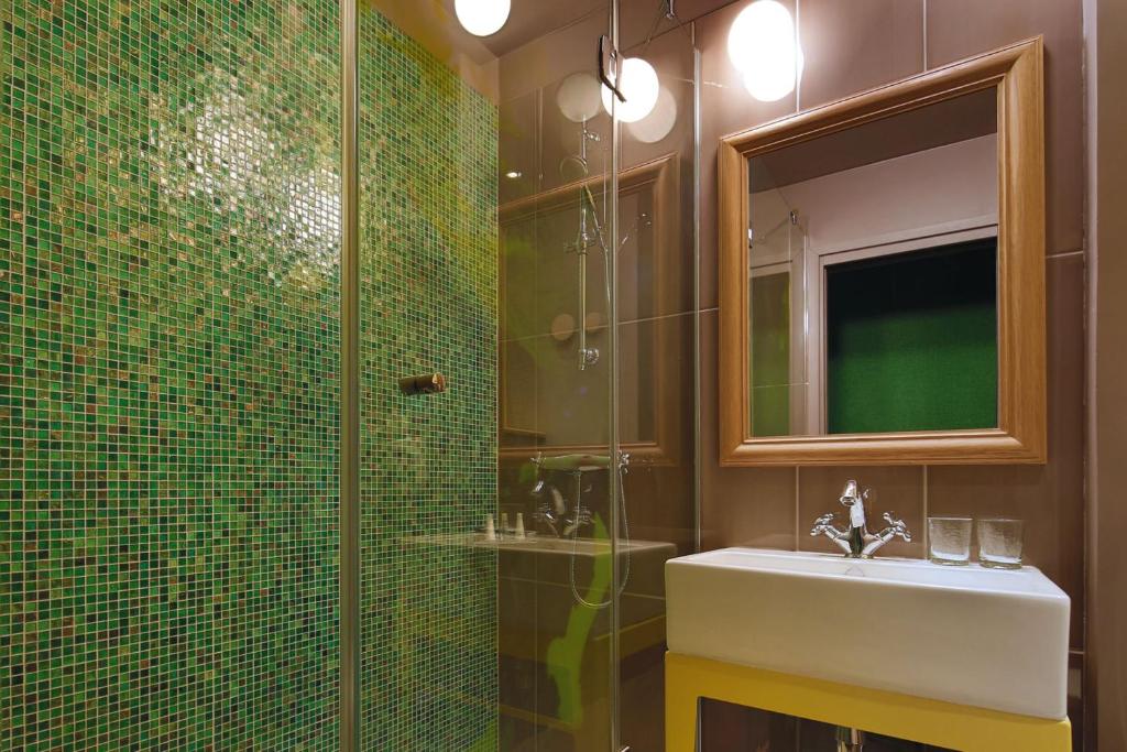 Hôtel Joséphine - salle de bain - Booking