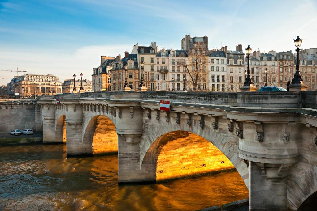 Hôtel de la Place du Louvre - Esprit de France
