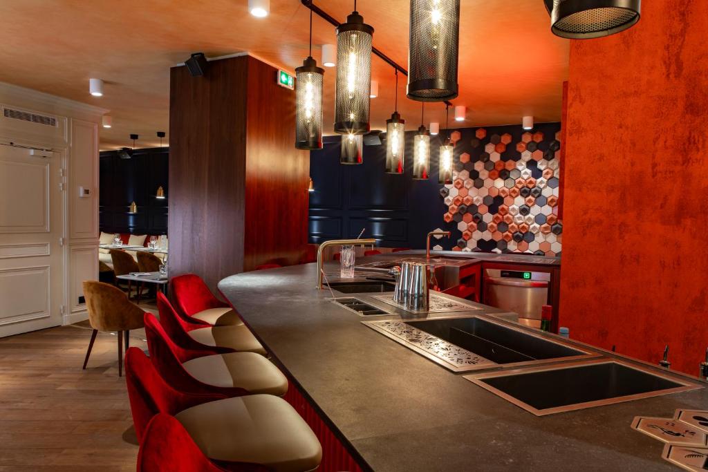 Maison Mère - Booking